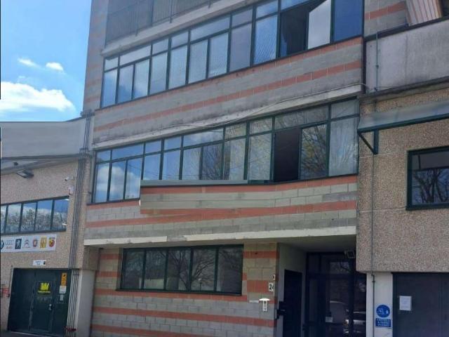 Ufficio in vendita a Oreno, Vimercate