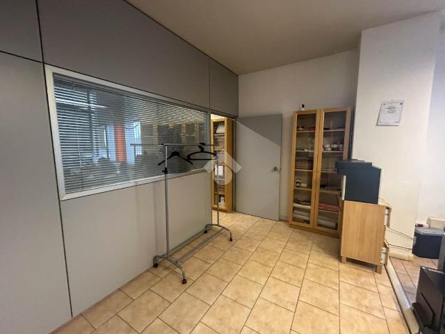 Ufficio in vendita a Oreno, Vimercate