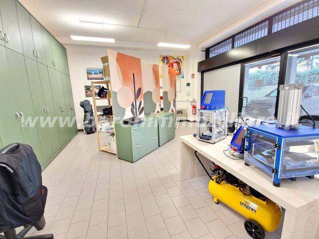 Ufficio in vendita a Unione dei comuni Valli del Reno, Lavino e Samoggia, Zola Predosa