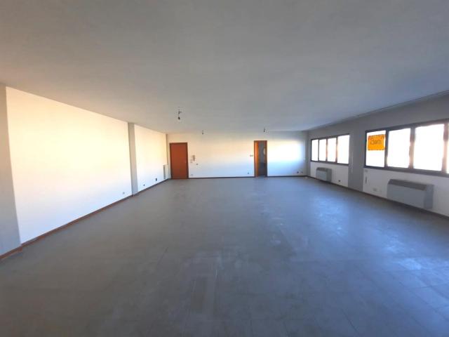 Ufficio in vendita a Santa Margherita, Capannori