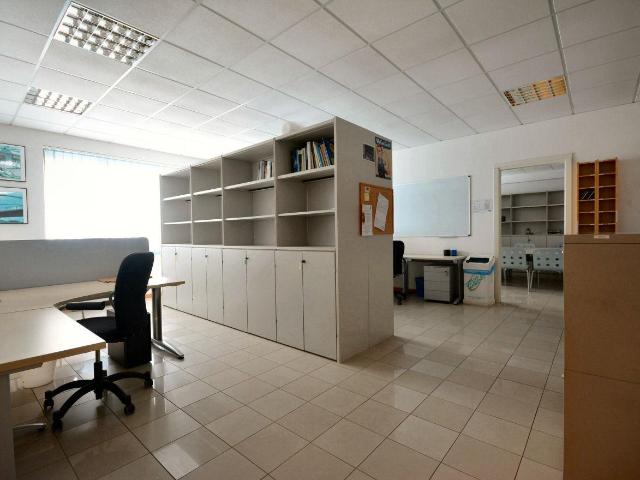 Ufficio in vendita a Capannori, Toscana