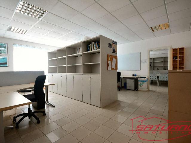 Ufficio in vendita a Capannori, Toscana