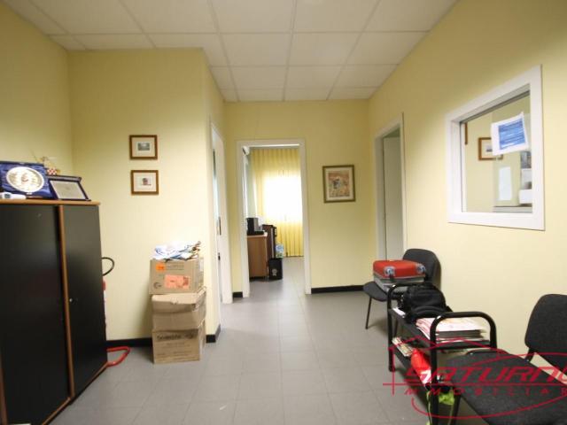 Ufficio in vendita a San Colombano, Capannori
