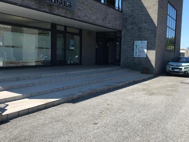 Ufficio in vendita a Zone, Capannori