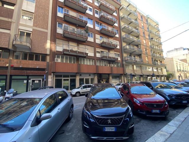Ufficio in vendita a Libertà, Bari