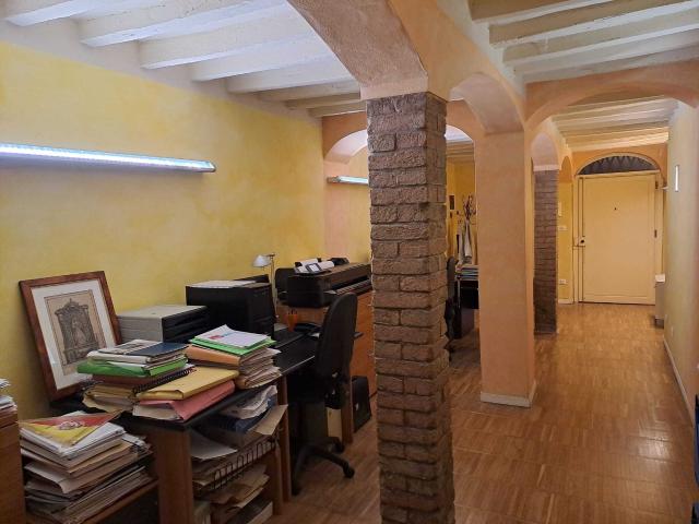 Ufficio in vendita a Parma Centro, Parma
