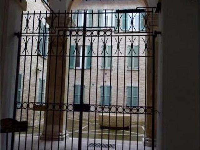 Ufficio in vendita a Centro storico, Marche