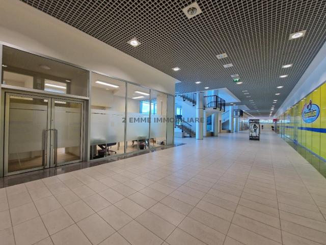 Ufficio in vendita a Marche, Ascoli Piceno