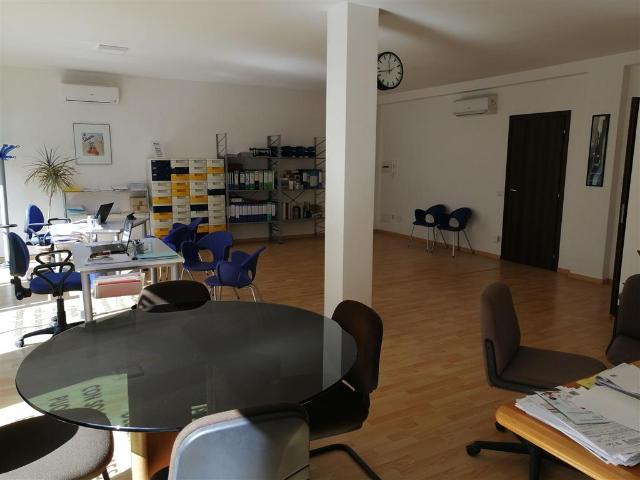 Ufficio in vendita a Viterbo, Lazio