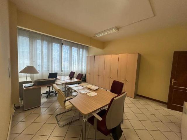 Ufficio in vendita a Prato, Toscana