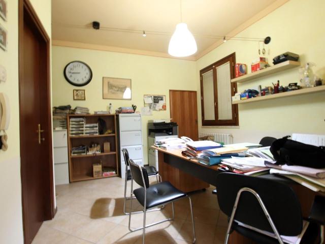 Ufficio in vendita a Bagni Di Lucca Ponte, Toscana