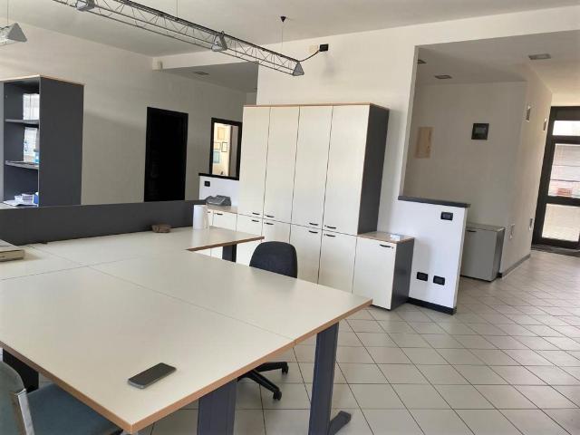 Ufficio in vendita a Corte Dovichetti, Bagni Di Lucca Ponte