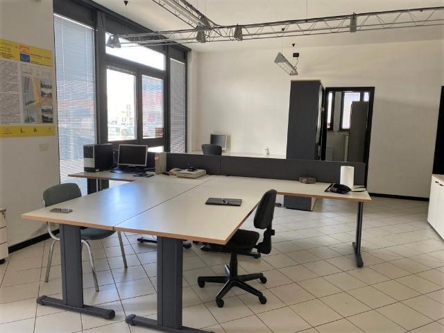 Ufficio in vendita a Corte Dovichetti, Bagni Di Lucca Ponte