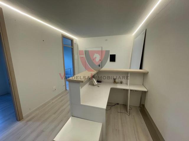 Ufficio in vendita a Lecchi, Toscana