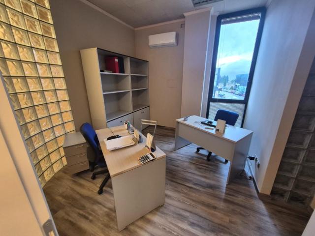 Ufficio in vendita a La Fontina, San Giuliano Terme