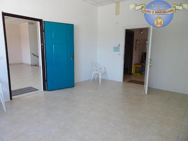 Ufficio in vendita a Marche, Ascoli Piceno