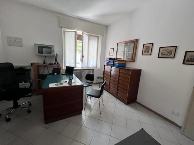 Ufficio in vendita a Bagnolo San Vito, Lombardia