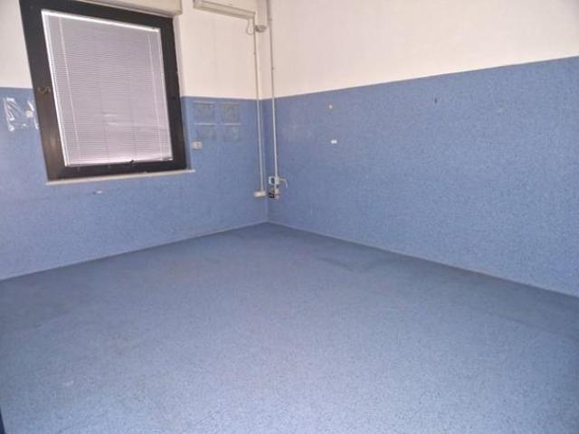 Ufficio in affitto a Municipalità 3, Campania