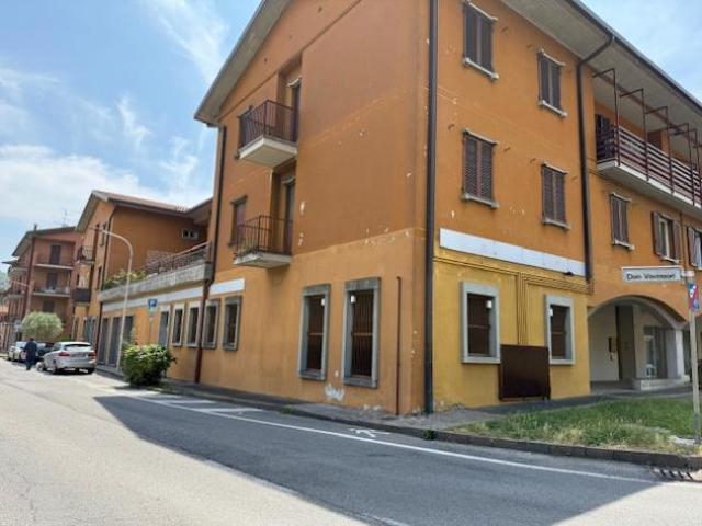 Ufficio in vendita a Nembro, Lombardia