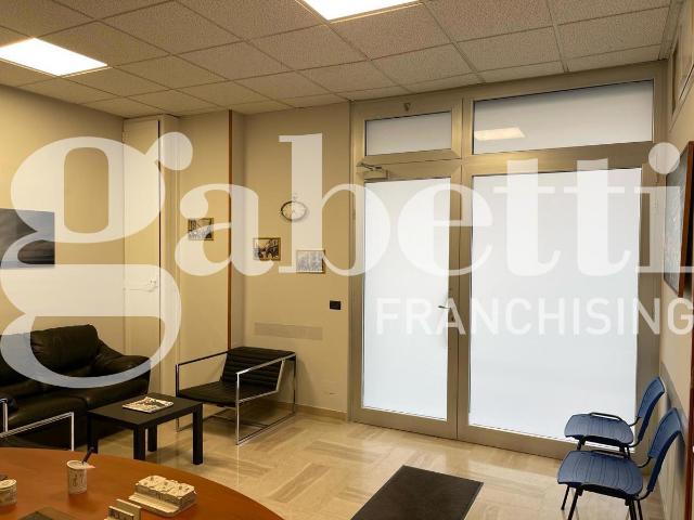 Ufficio in vendita a Zona 167, Puglia