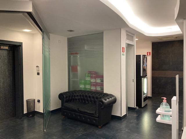 Ufficio in vendita a Commenda, Puglia