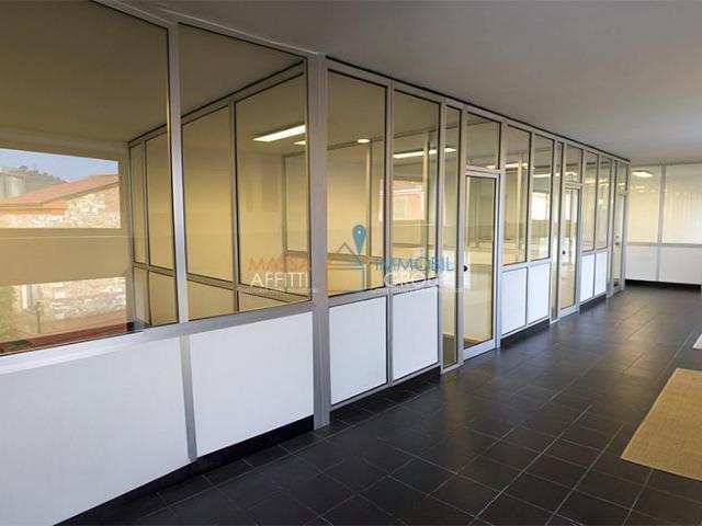 Ufficio in affitto a Perticata, Carrara