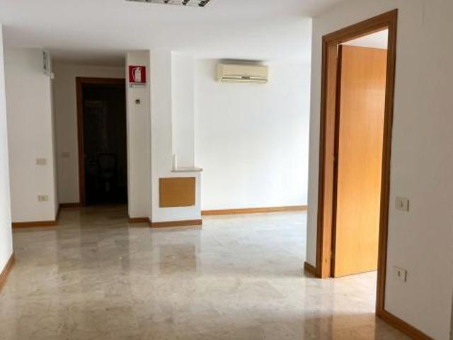 Ufficio in vendita a Palermo, Sicilia