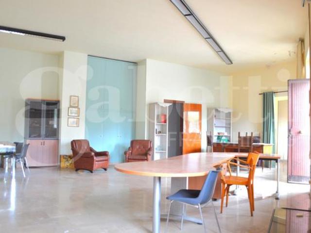 Ufficio in vendita a Ragusa, Sicilia