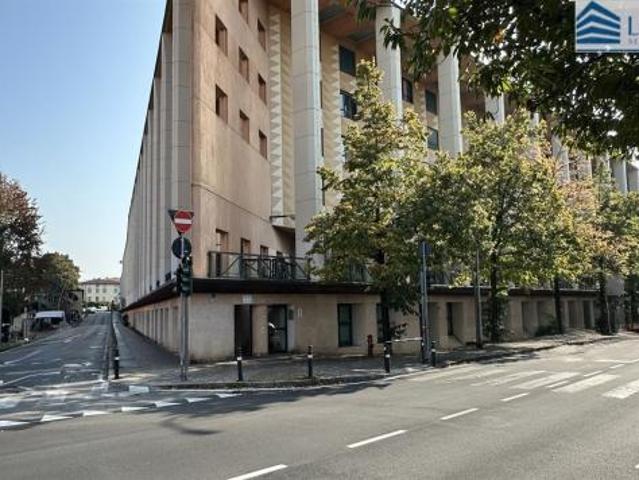 Ufficio in vendita a Bergamo, Lombardia