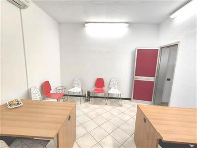 Ufficio in affitto a Oltrera, Pontedera