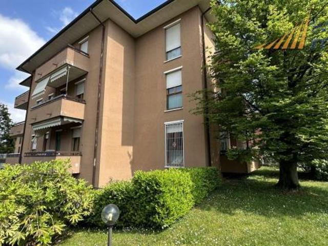 Ufficio in vendita a Burago Di Molgora, Lombardia