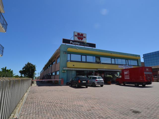 Ufficio in affitto a Porto d'Ascoli centro, Marche