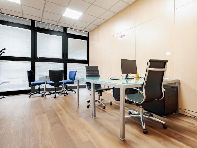 Ufficio in affitto a Municipio 9, Milano
