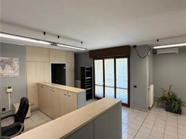 Ufficio in affitto a Villa Fornaci, Bellinzago Lombardo