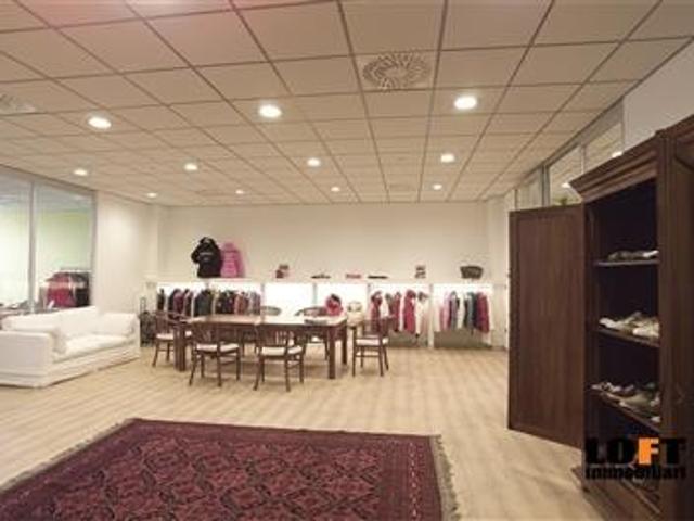 Ufficio in vendita a Montegrotto Terme, Padova