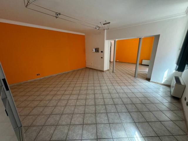Ufficio in vendita a Unione Comuni Modenesi Area Nord, Mirandola
