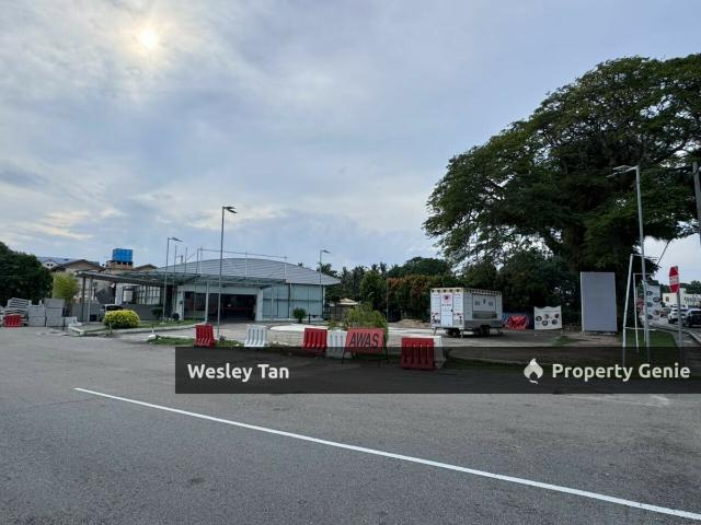 Office for rent in Malaka