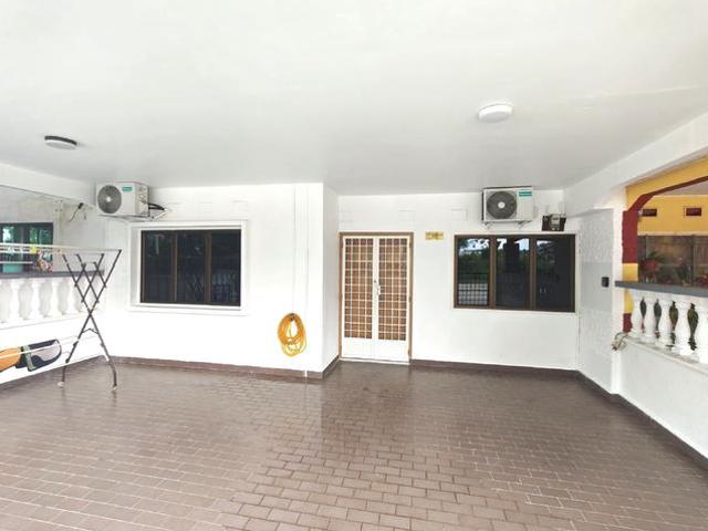 Terraced House for sale in Malaka