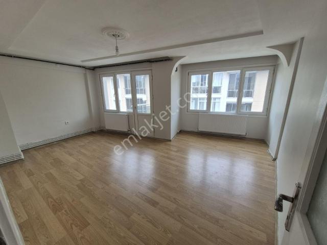 Karabağlar, İzmir içerisinde kiralık mülk