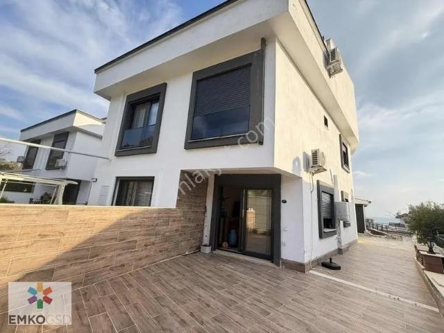 Menderes, İzmir içerisinde satılık Villa