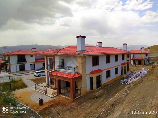 Bulutlu, Erzincan Merkez içerisinde satılık Villa