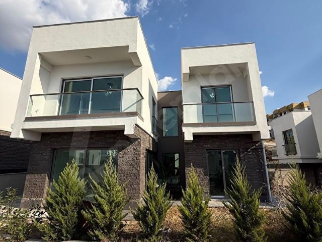 Şambayadı Mahallesi, Çukurova içerisinde satılık Villa