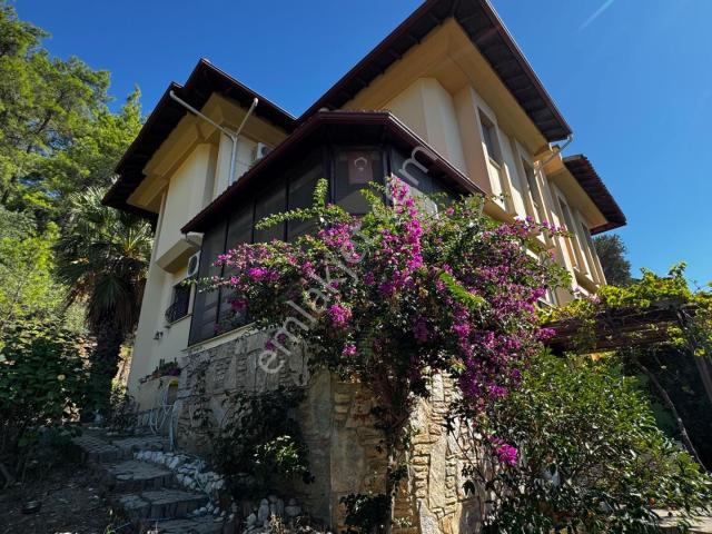 Ataköy, Ula içerisinde satılık Villa