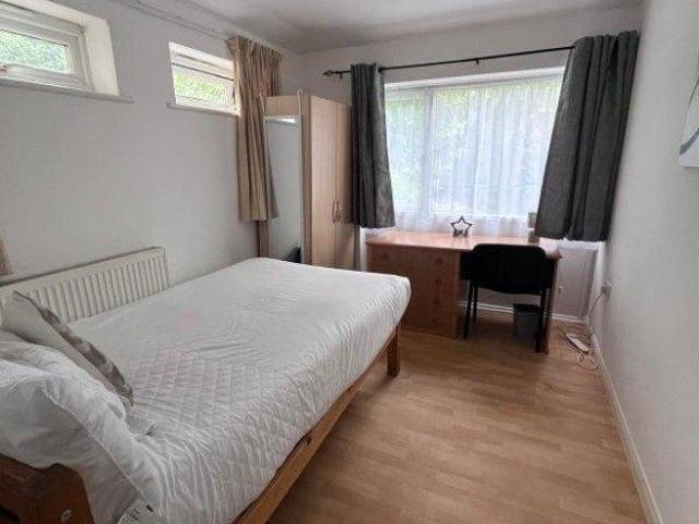 House for rent in Hales Place, The Bridge