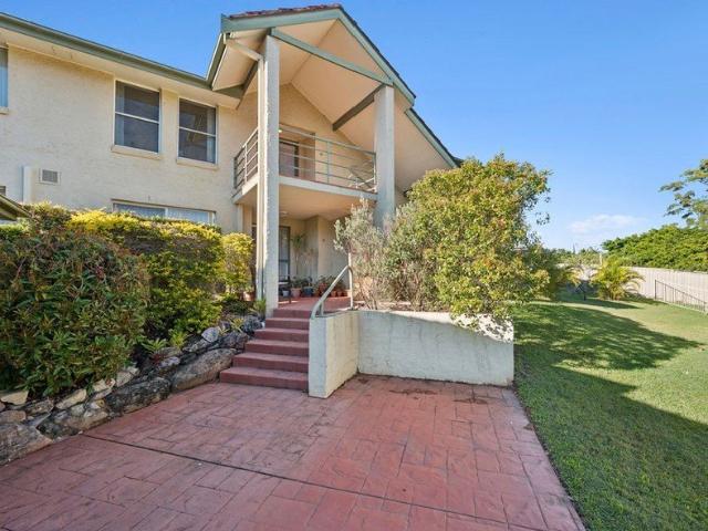 Townhouse for rent in Korora, New South Wales