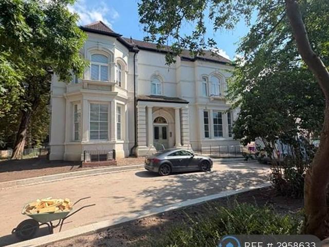 Apartment for rent in Calderstones