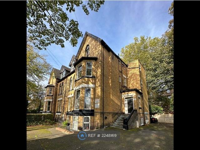 Studio for rent in Calderstones