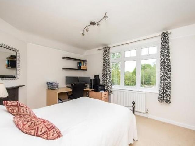 Apartment for rent in Bromley-by-Bow, Poplar Grove