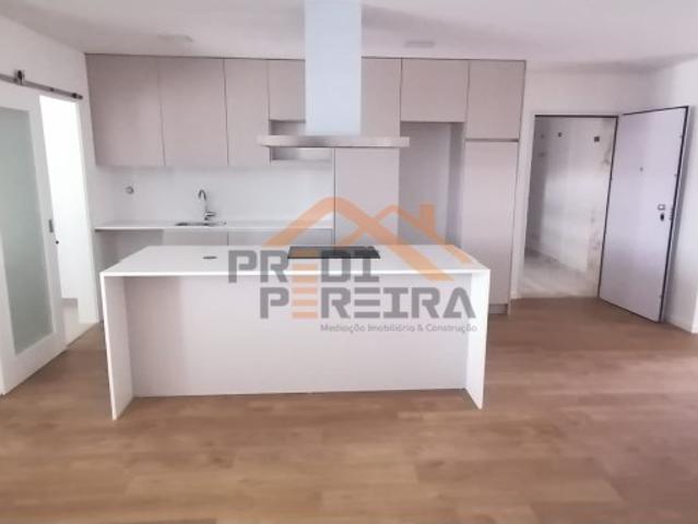 Apartamento venda em Catujal, Santiago Dos Velhos