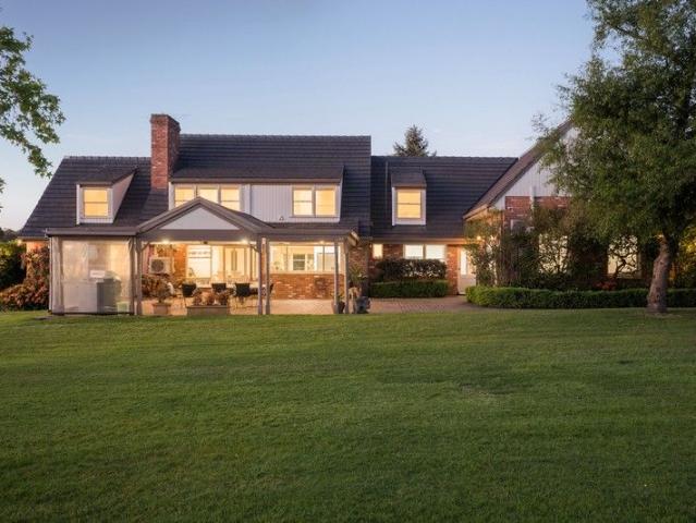 Cottage for sale in Camerons Creek, Victoria